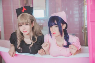 Coser-Yoko-and-W-and-Saki-137.webp